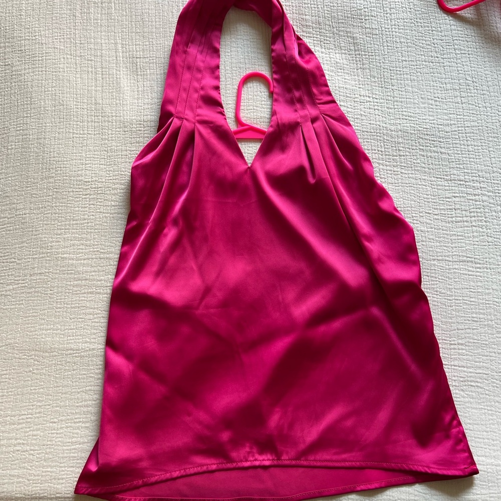 Pink revolve top